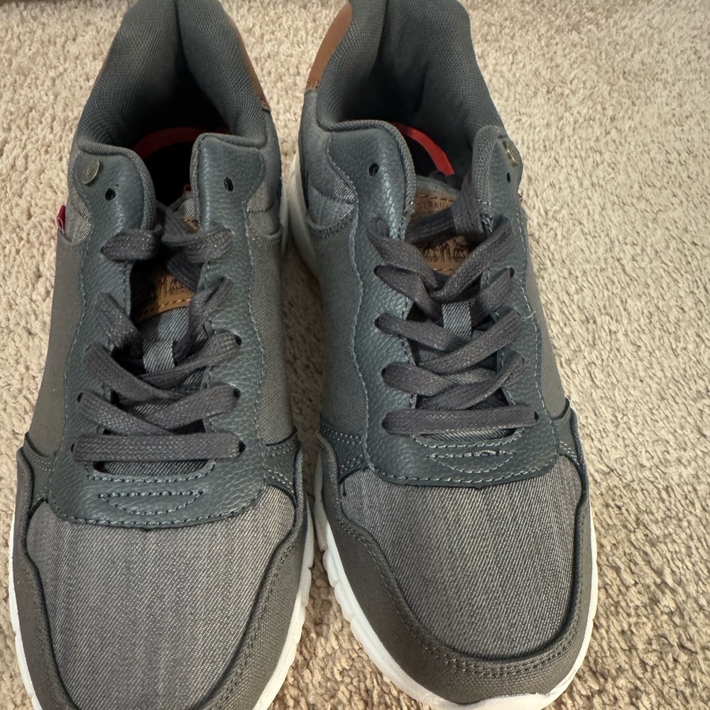 Levi's Dark Gray Lace-Up Sneakers